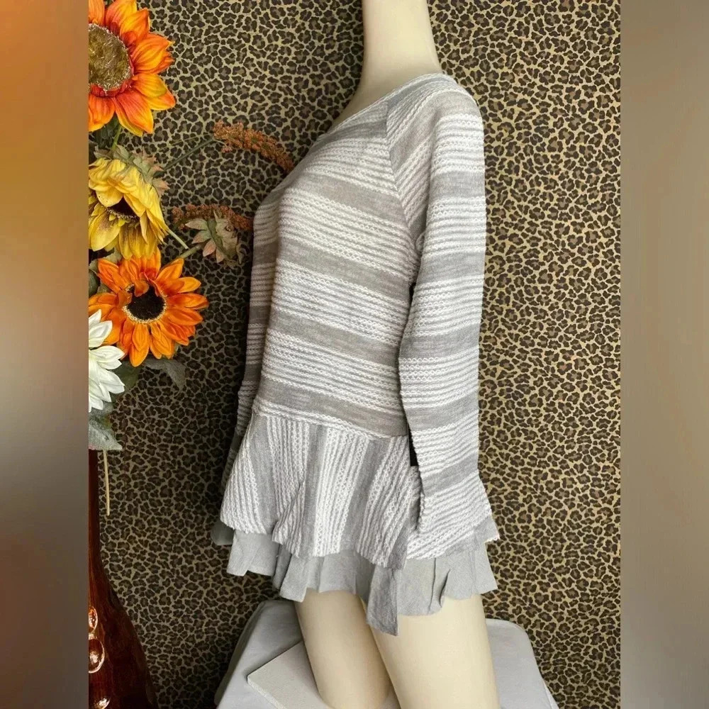 🌴3/$30🌴DOE & RAE Grey/White Striped Ruffle BabyDoll Top NWT - Picture 4 of 8